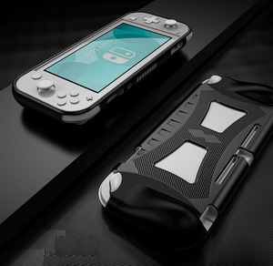 最新 Nintendo Switch Lite 専用TPU ケースカバー黒 耐衝撃 肌触りの良いシリコンカバー 落下時衝撃防止、指紋・傷つき防止！