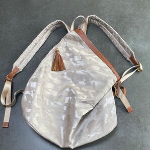 新品未使用 LA BAGAGERIE グレージュ 撥水リュック カモフラ柄