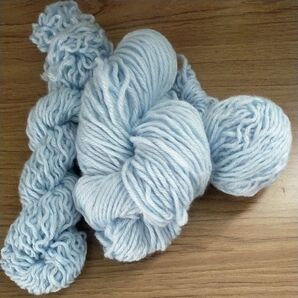 水色 毛糸 アクリル系 ハンドメイド 編み物 素材約90g