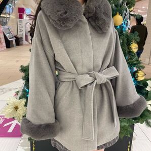 NICE CLAUP あざとモテフェイクファーコート グレー