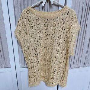 tal.by yumi. 透かし編みニットベスト☆裾袖フリンジ☆Lサイズ☆ベージュ【新品未使用品】