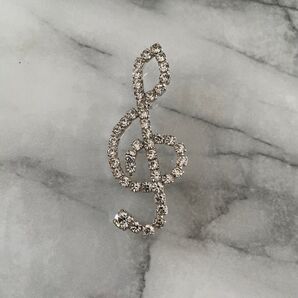 ト音記号 ブローチ