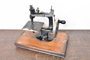 LEAD / sewing machine / manual / antique / Vintage / retro 