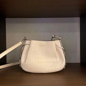 kate spade NEW YORK クロコ型押しショルダーバッグ