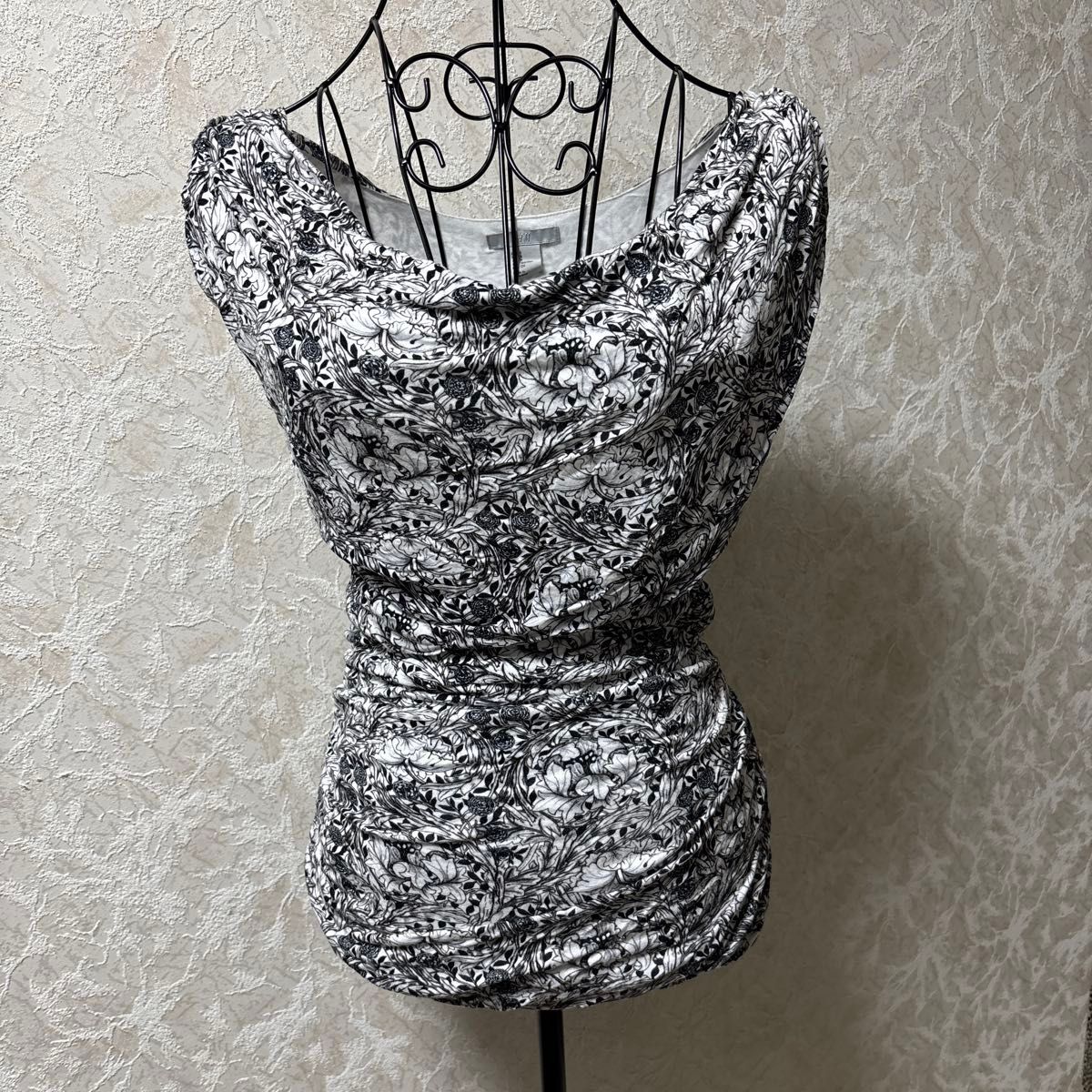 H＆M 花柄ノースリーブ カットソー