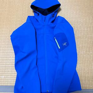 アークテリクス イプシロンSVフーディ