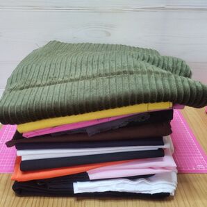 ハギレ福箱 生地福袋 80サイズの箱いっぱい はぎれ ニット コールテン 帆布 綿 サテン 生地大量 生地色々 わけありはぎれ