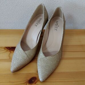 ユニティ unity ポインテッドトゥアシンメトリーパンプス