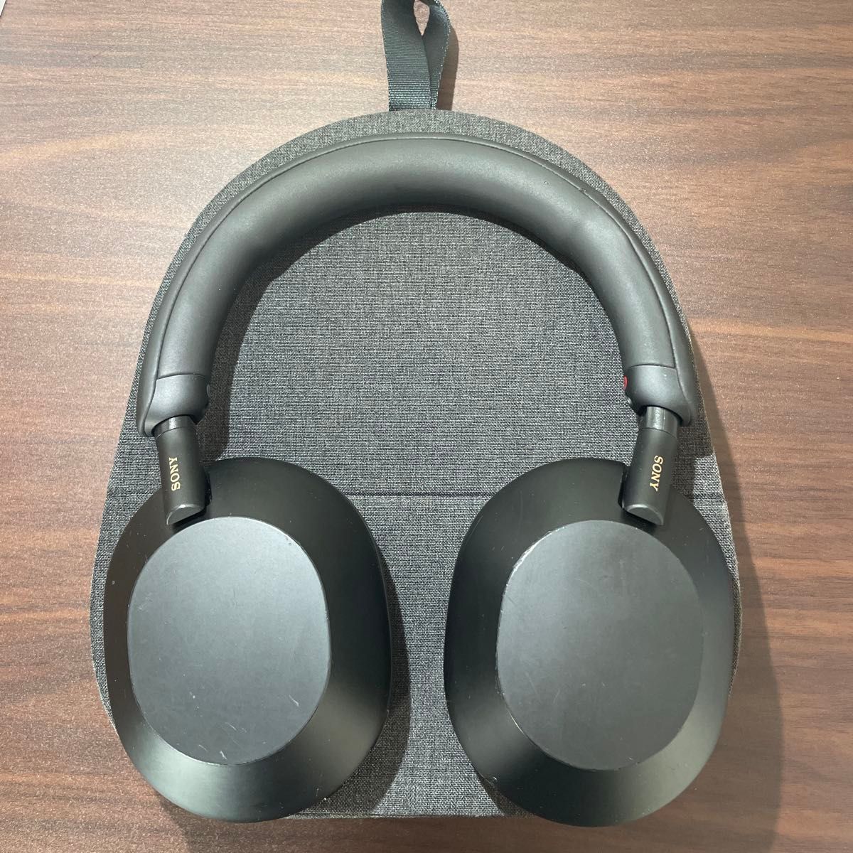 SONY WH-1000XM5 ワイヤレスノイズキャンセリングステレオヘッドセット　純正　ケース付き