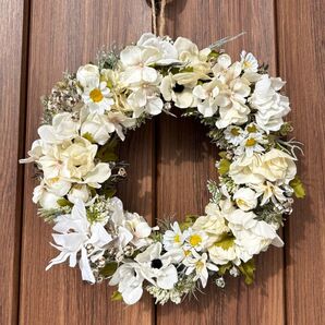 ナチュラルホワイトのリース*。..