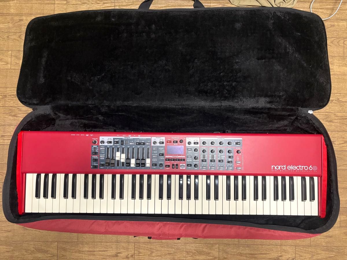 美品 希少 Nord Stage Revision B 88鍵 純正ケース付き シンセサイザー
