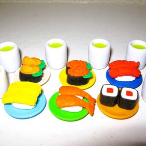 【回転寿司 ミニ 消しゴム セット】お寿司 けしごむ ミニチュア 和食 日本食 にぎり寿司 軍艦巻き ウニ イクラ マグロ エビ