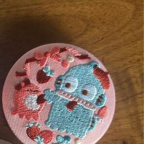 新品未使用 サンリオ 刺繍缶バッジ 1個