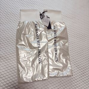 DANCE WITH DRAGON ダンスウィズドラゴン メタリックタフタ レッグウォーマー ゴルフウェア レディース 新品未使用