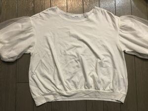 ♪半袖Tシャツ ニコアンド　niko and… レディースLサイズ　白　袖　ふんわり　チュール　洗濯済み未使用 トップス ♪
