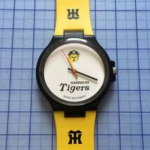 保管品未使用　HANSHIN Tigers 2005記念　スイスムーブ　メンズ腕時計　コンパクトサイズ　可動品　NO.S292_画像2