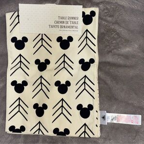 ミッキーマウス テーブルランナー 14in x 72in ディズニー