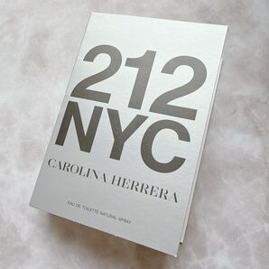 キャロライナヘレラ CAROLINAHERRERA 212 オードトワレ ミニ 1.5ml スプレータイプ