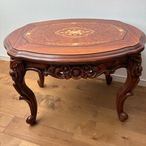 美品 イタリア製 ロココ調様式象嵌センターテーブル リビングテーブル 象嵌 猫脚 彫刻 クラシック