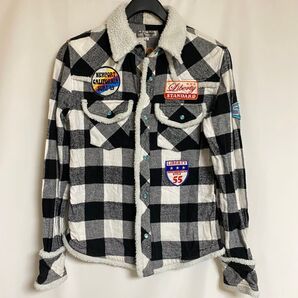 チェックシャツ