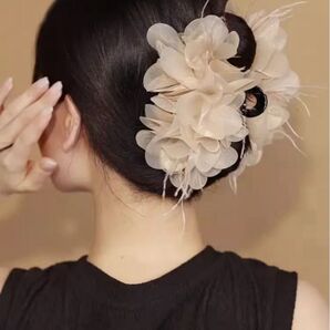 バンスクリップ 花びら アプリコット ふわふわ 韓国風 ヘアアクセ 上品 ヘアクリップ 髪留め 結婚式 シンプル