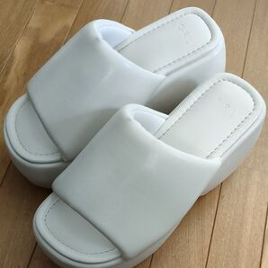 プラットフォームミュールサンダル