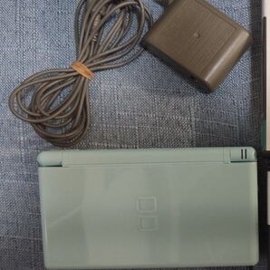 本日19日だけの価格!美品ニンテンドーDSLiteアイスブルー本体&充電器セット