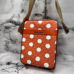 (極美品)大人気、マイケルコース、ショルダー、大人気デザイン、総柄、PVC地、MKシグネチャー、ショルダーバッグ、希少色、水玉