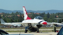 【USAF】Thunderbirds サンダーバード 2019年ツアー米空軍アクロバット飛行隊 F-16 ＴシャツサイズXL　サンダーバーズ コットン DEMO飛行隊_画像6