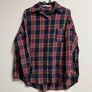チェックシャツ