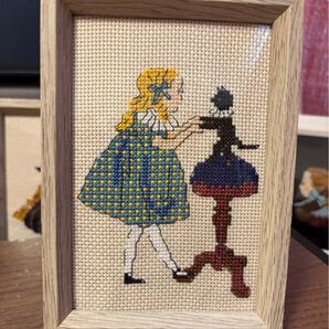 くらはしれいさん図案より「ダンス」ハンドメイド 刺繍枠入り完成品 フレーム入り クロスステッチ
