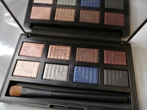 【USED】ザ ナーズイスト デュアルインテンシティーアイシャドーパレット