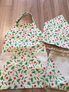 * hand made * vegetable for children apron * triangle width * pouch size 120 cream color 