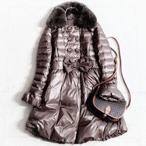 美品【大きいサイズ40】トゥービーシック TO BE CHIC レッキスラビットファー付 フレアギャザーダウンコート ブラウン