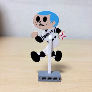 ガチャガチャ 野球部 球拾い中