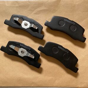 MR493173 ブレーキパッド 4個セット 未使用