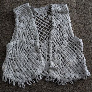 透かし編み ベスト ジレ クロシェ ニット サマーニット グレー