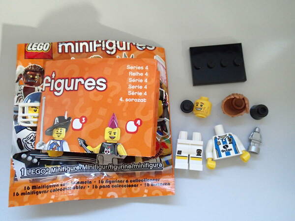 【組立済】LEGO レゴ ミニフィギュア シリーズ4 NO.11 サッカー選手 トロフィー Footballer minifigures series 4