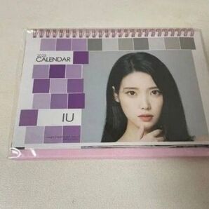 AA315 【激安!早い者勝ち!】IU 卓上カレンダー