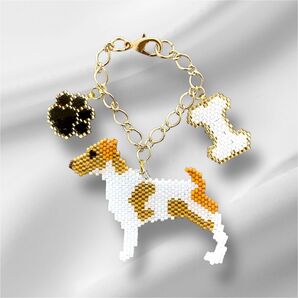 ジャックラッセルテリアモチーフのバッグチャーム デリカビーズ織り 肉球&骨モチーフ付 ハンドメイド