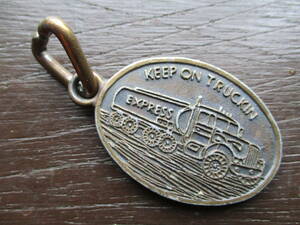US Vintage key holder KEEP ON TRUCKIN tank lorry transportation industry truck Driver ss15