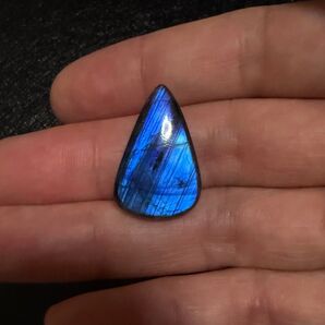 C19 ドロップ ブルーラブラドライト カボション
