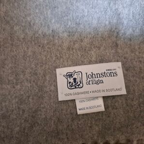 【Johnstons of Elgin】カシミア100%。マフラー。小物。 グレー ストール ジョンストンズ