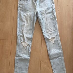 ライトブルー スキニーデニム ダメージ加工