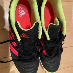 値段相談可 スーパサラ コアブラック×ソーラーレッド adidasアディダス フットサルシューズhr0151 ほぼ未使用 28cm