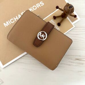 限定カラー新品 MICHAEL KORS マイケルコース 折り財布 キャメル