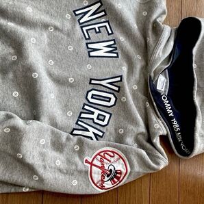 TOMMY・NEW YORK ヤンキース パーカー グレー ドット柄 (日本人女性のM〜Lサイズ位)