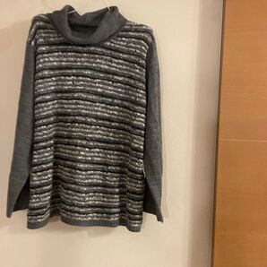 ボーダー柄 オフタートルネック ニットセーター グレー系