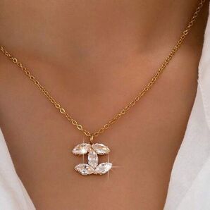 【Cをモチーフにした、ネックレス 】ゴールド