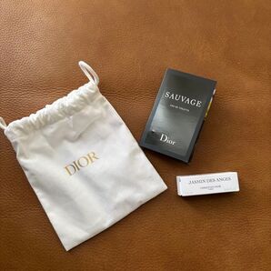 Dior ジャスミンデサンジュ オードゥパルファン1.2ml &SAUVAGE EAU FORTE1ml &巾着 3点セット